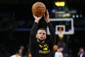 Stephen Curry warming up before a game.